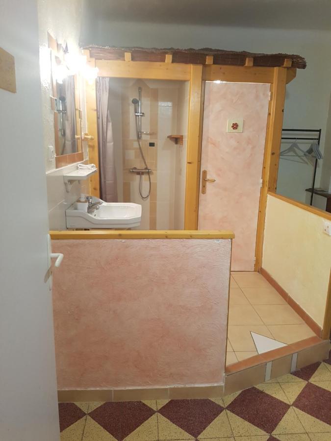Les Belles Nuits Bed & Breakfast Le Bousquet-d'Orb ภายนอก รูปภาพ